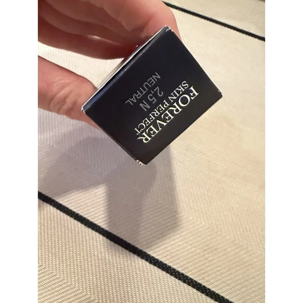 Dior Skin Perfector 2.5 Neutral NIB NEW